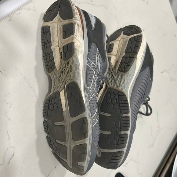 Women’s Asics FlyteFoam size 9 - Picture 5 of 5